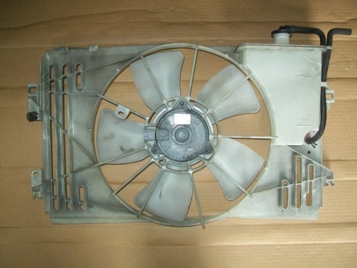 TOYOTA COROLLA E12 02-06 VVTi вентилятор радиатора - 1