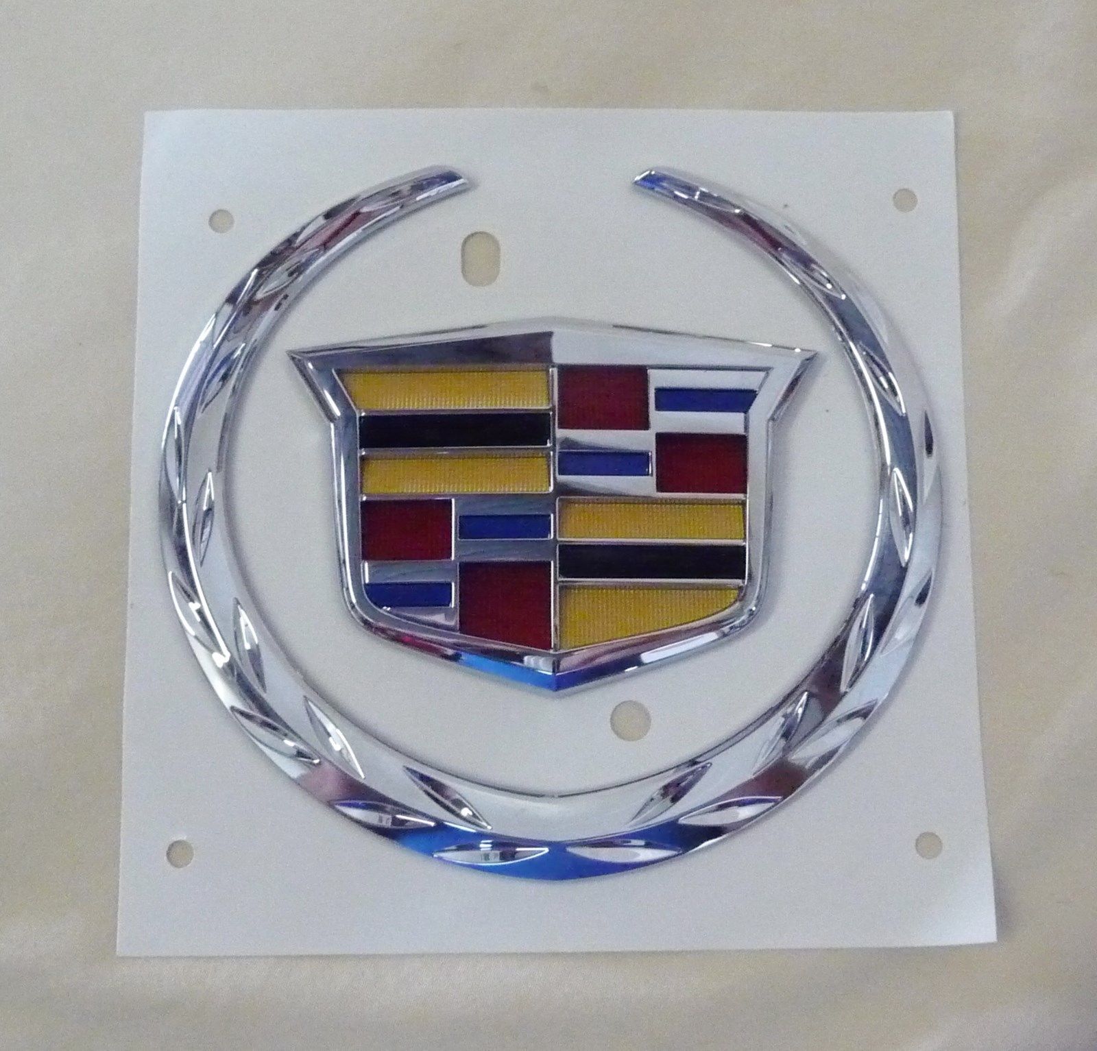 

Emblemat Znaczek Logo 3D Cadillac 158 mm x 150 mm