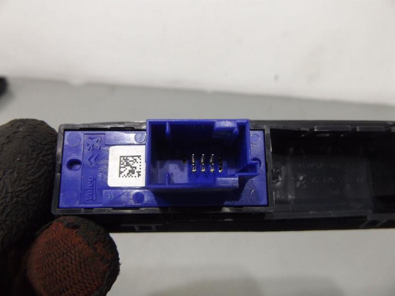 PANEL PRZYCISK ECO PEUGEOT 208 Producent części Inny