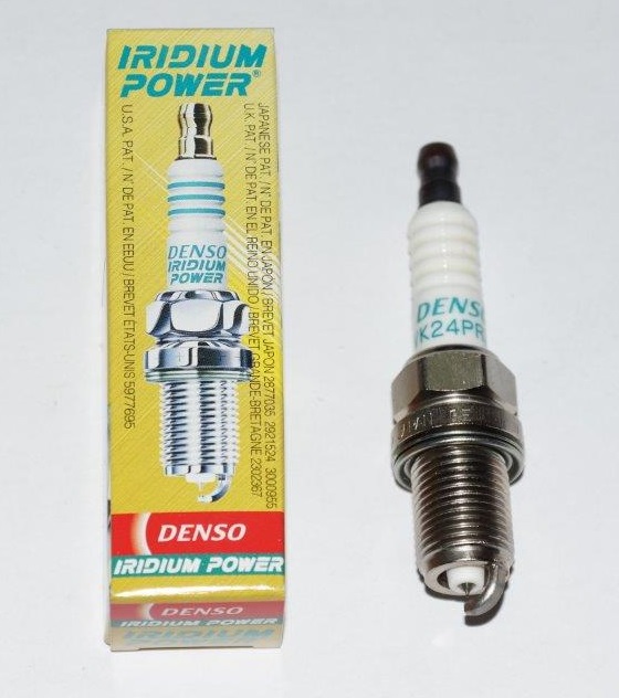 SWIECA ZAPLONOWA HONDA CRF 450 R 02 14