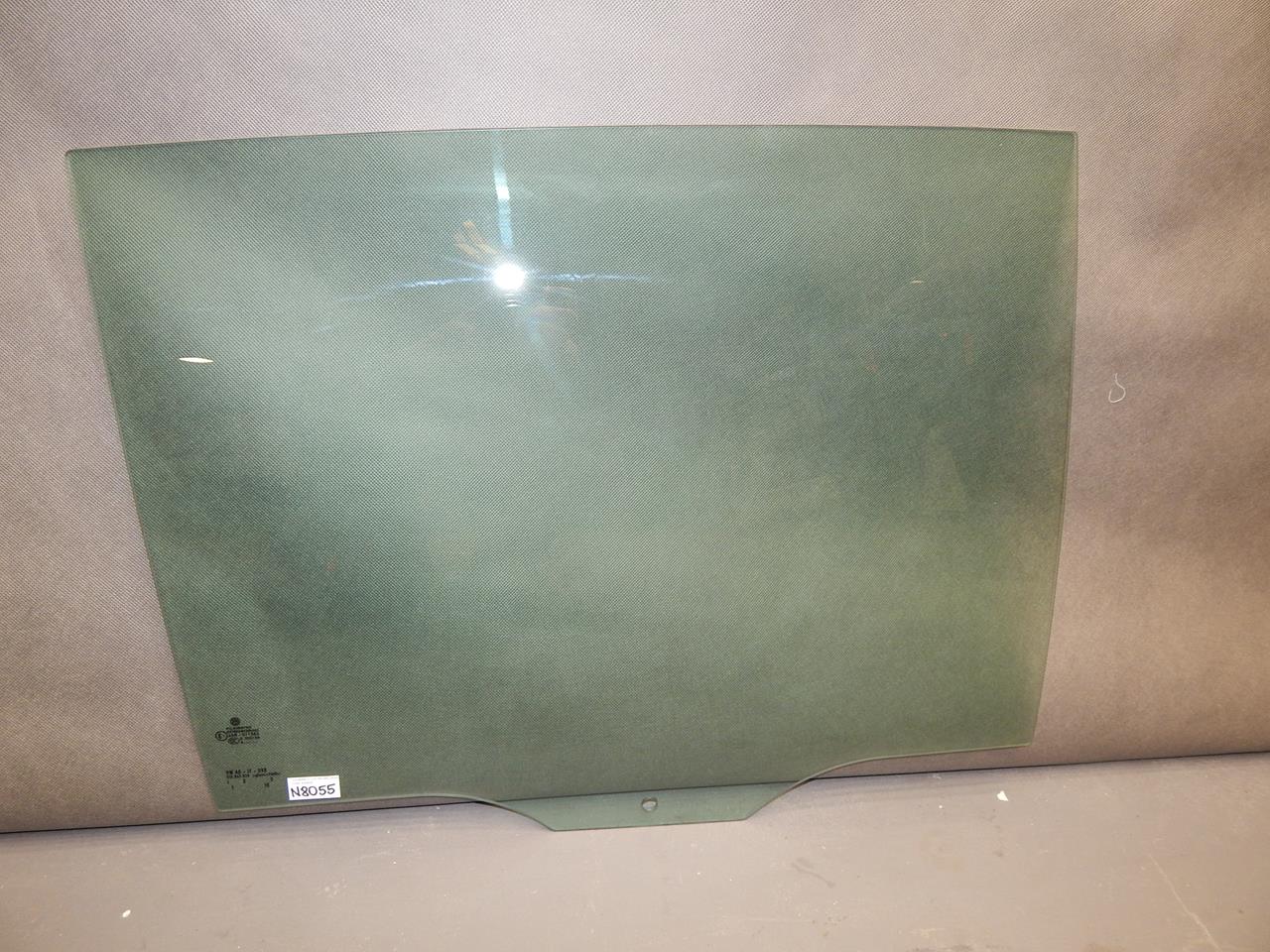 VW TOURAN 5T ЗАДНЕЕ ПРАВОЕ СТЕКЛО 15R. 5TA845026