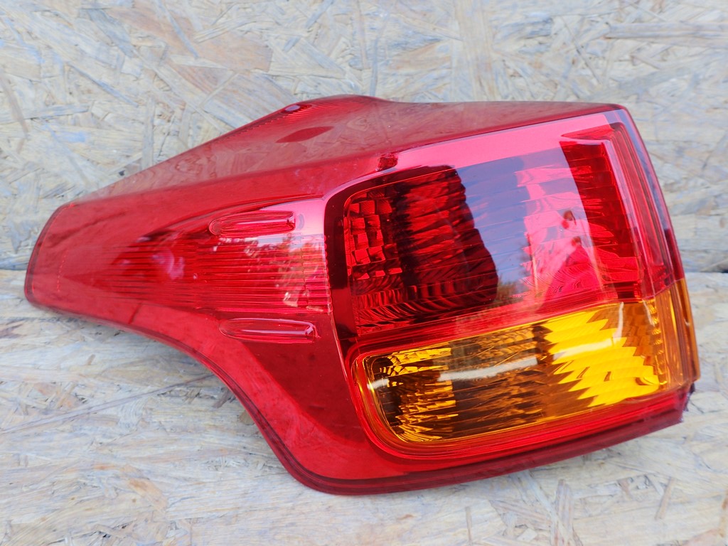 фонарь левый задний TOYOTA RAV4 IV 2012-2015