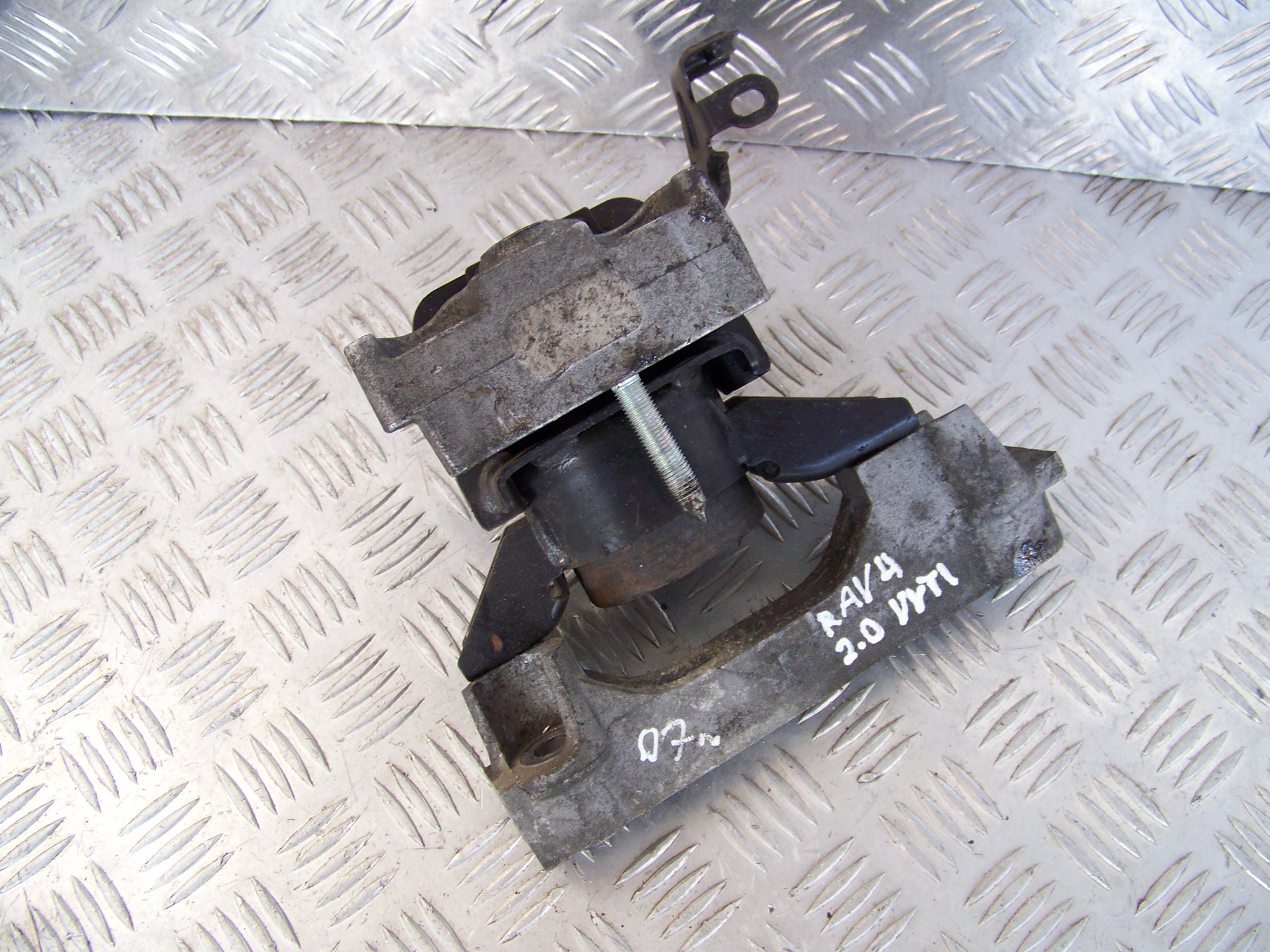 TOYOTA RAV 4 06 2.0 VVTI МАСЛЯНАЯ ПОДУШКА ДВИГАТЕЛЯ