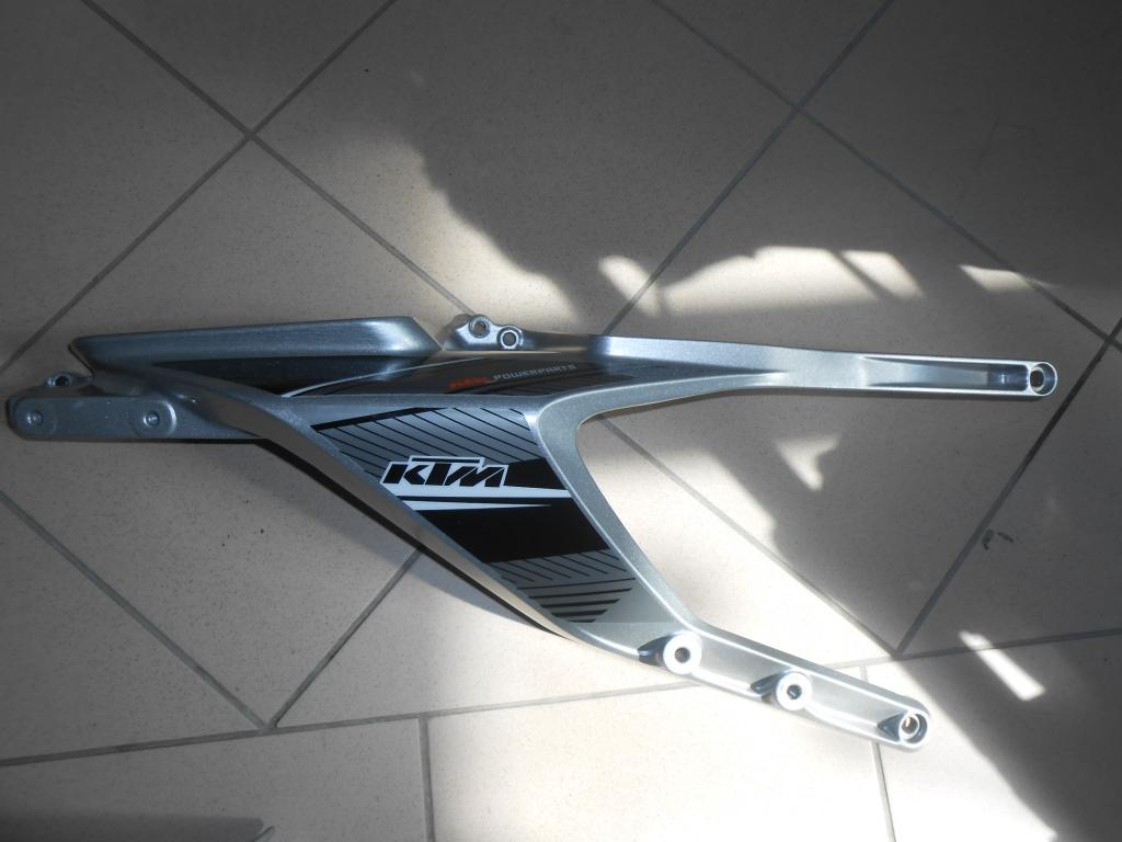 KTM Duke 690 LC4 2012-задній правий каркас