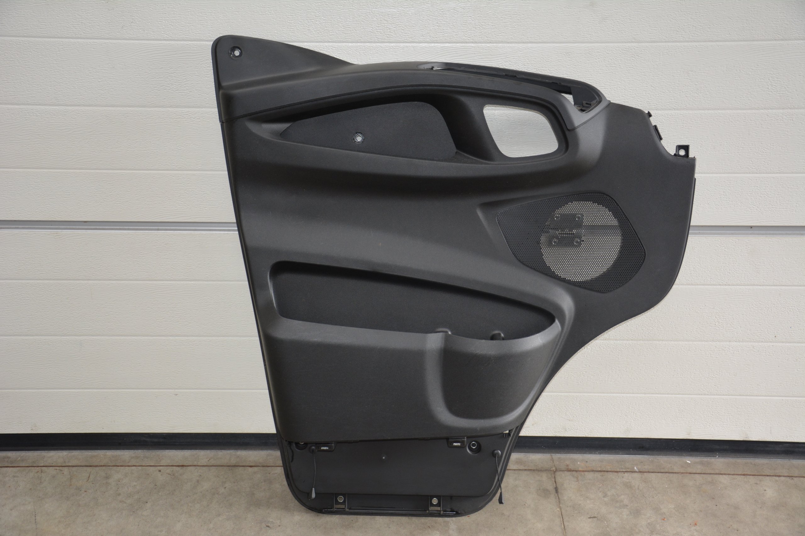 5801547374 - VIKI IVECO DAILY 2014 ОББИВКА ЛІВИХ ДВЕРЕЙ