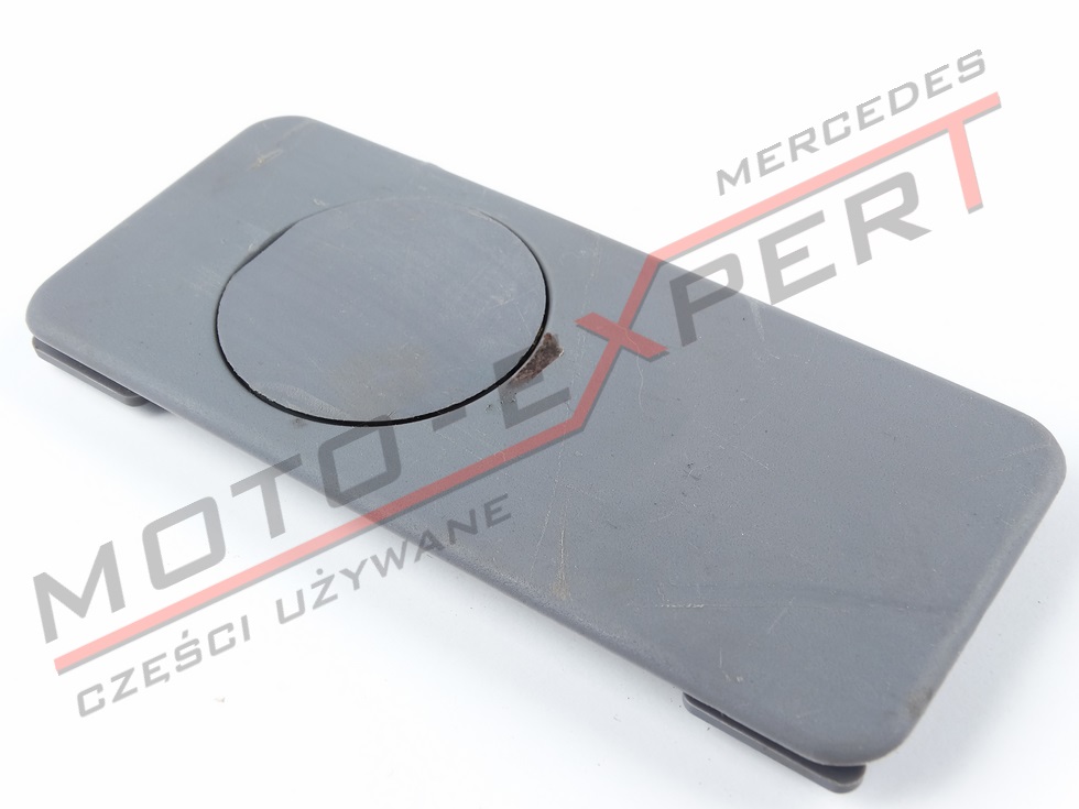 Mercedes W638 ZAŚELPKA PODŁOGI MOCUJĄCA WYKŁADZINE Producent części Mercedes-Benz OE