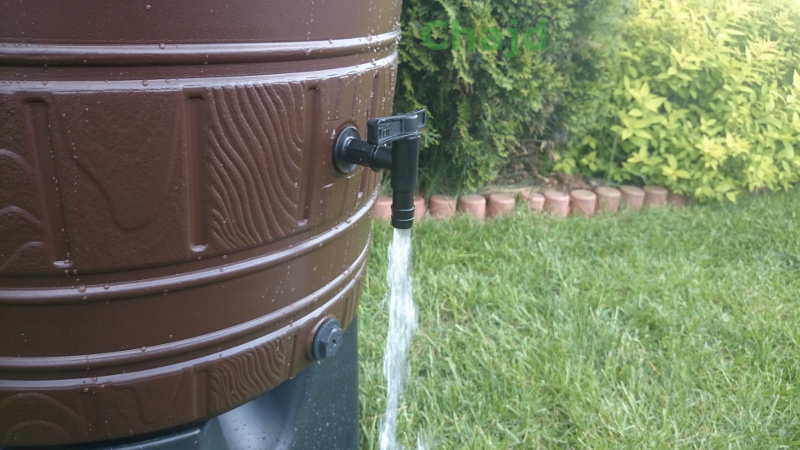 Дачник собирал дождевую воду в бак. Дачник собирал дождевую воду. Дачник собирал дождевую воду в бак. Дачник собирал дождевую воду в бак. Дачник собирал дождевую воду в бак.