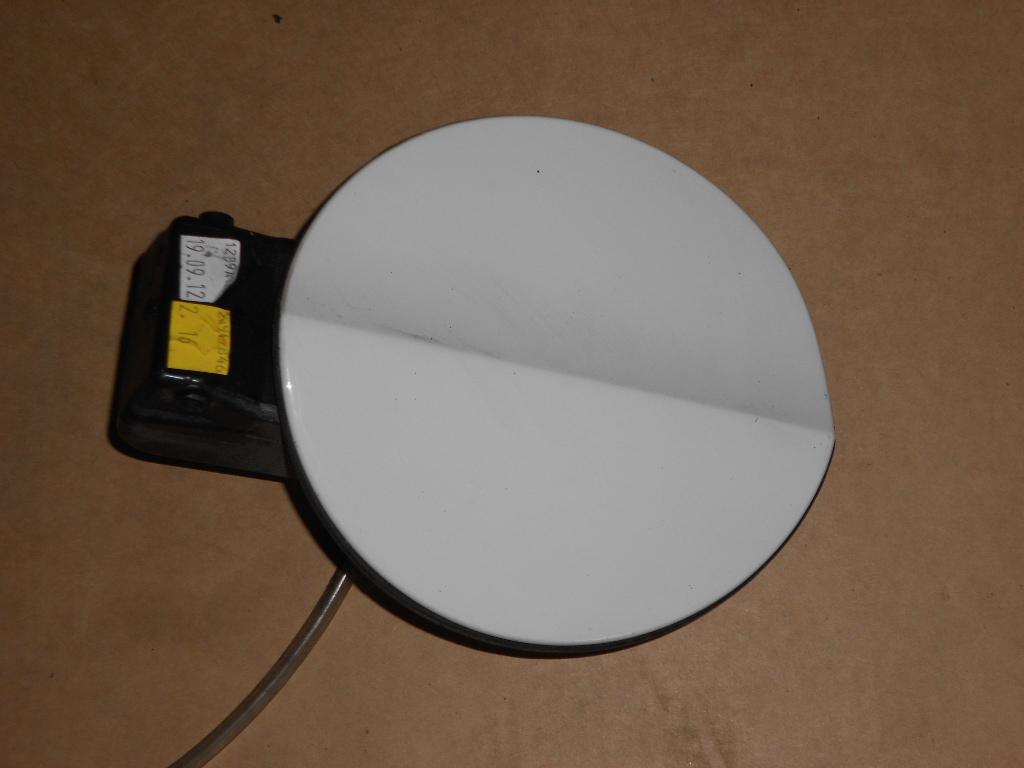 3C9809857A - VW PASSAT CC LIFT КРЫШКА ТОПЛИВНОГО БАКА LC9A