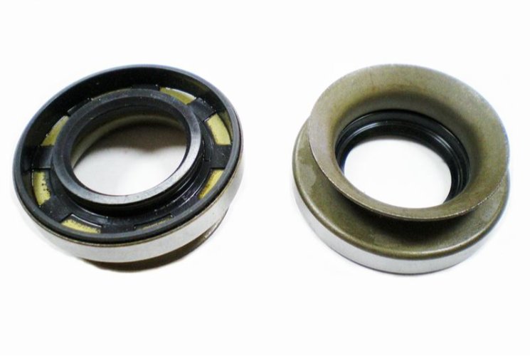 Precision 710068 pre передний полуосный герметик