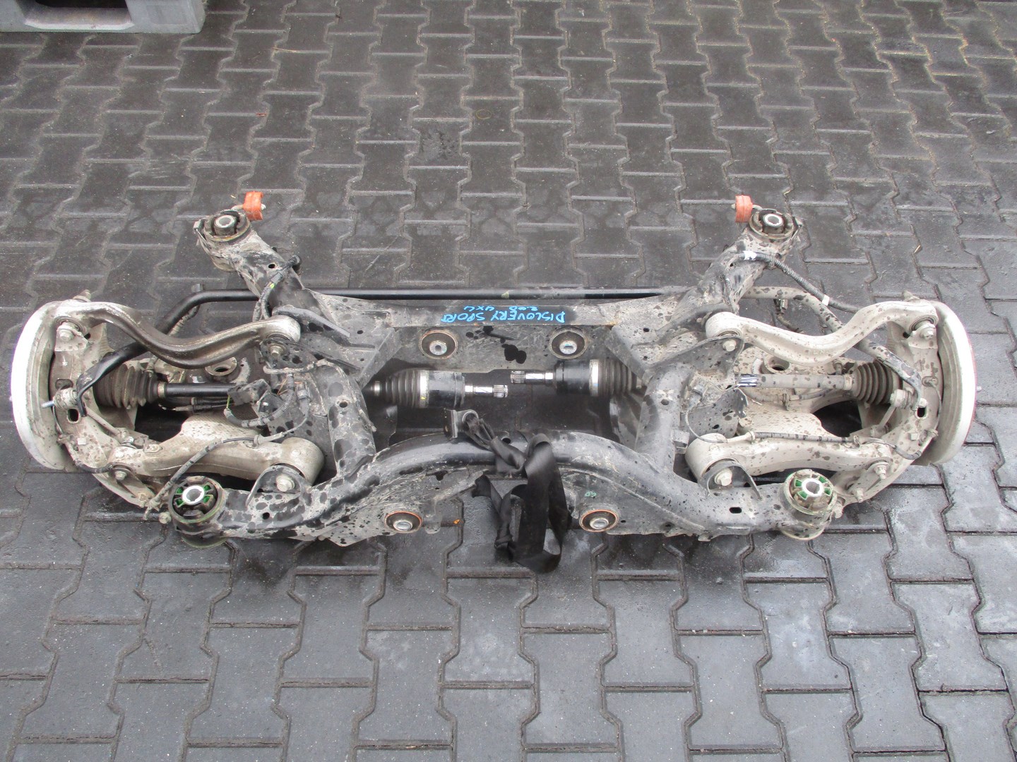 ZAWIESZENIE TYL LAND ROVER DISCOVERY SPORT 4X4 2,0 Typ samochodu Samochody osobowe