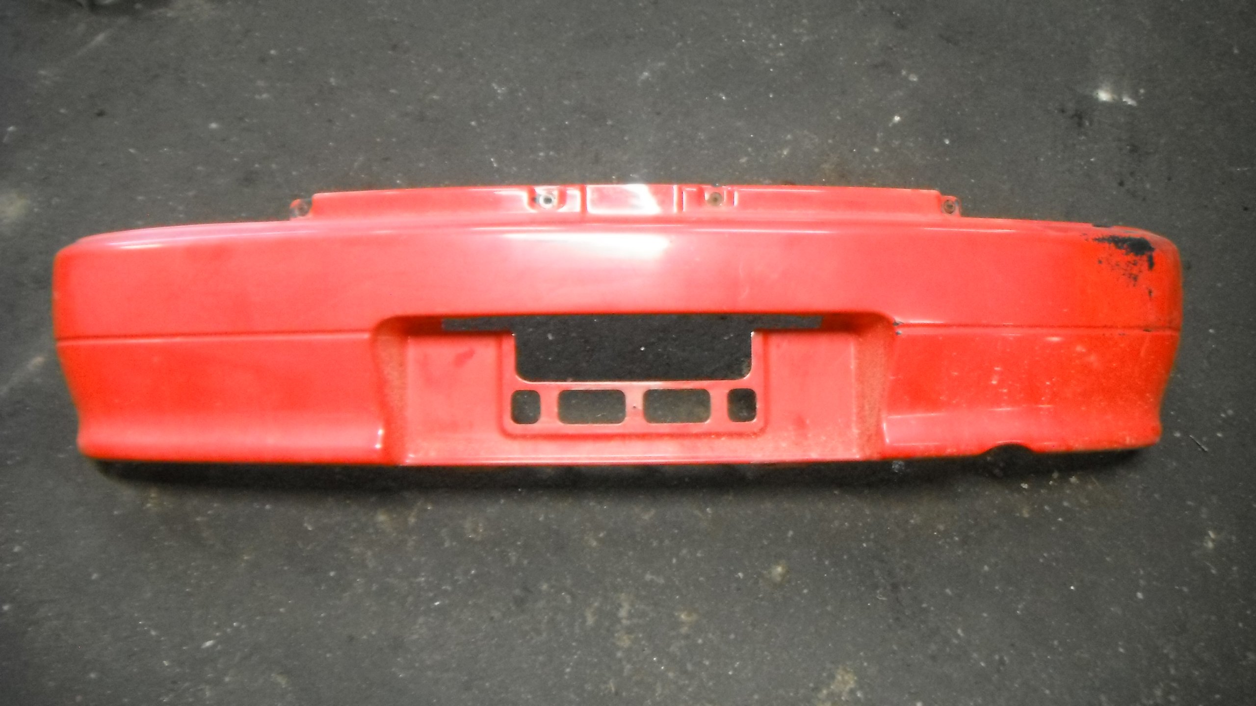 CHARADE G200 3D 1.3 95r ZDERZAK TYŁ TYLNI