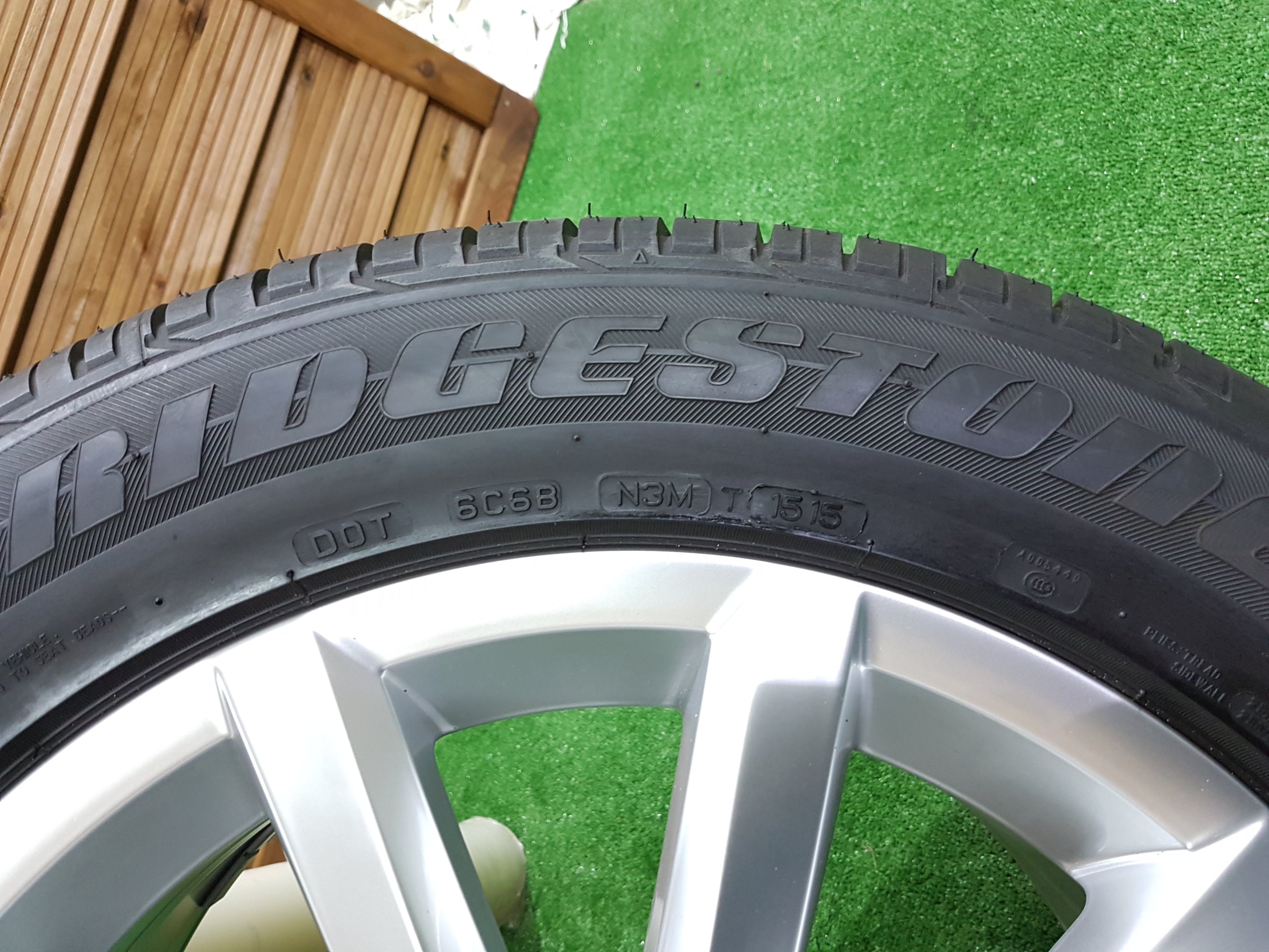 Koła VW Tiguan 235/55r17 Bridgestone !! NOWE !! Marka opon Bridgestone