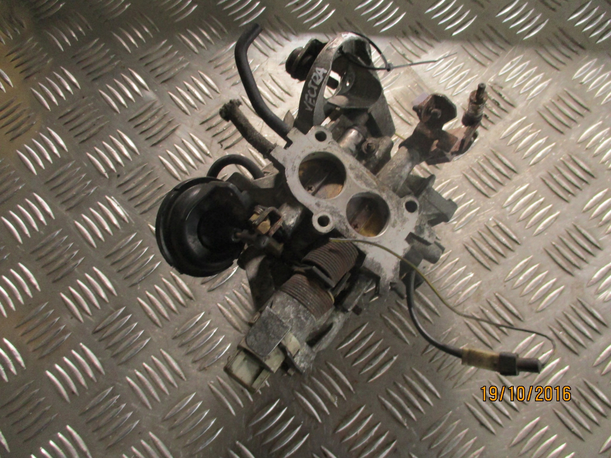 Opel Kadett Vectra 1.8 карбюратор 90107448 PIERBURG