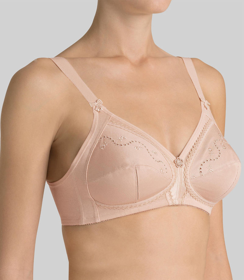 Triumph Doreen Plus Cotton 01 N béžová 95 F