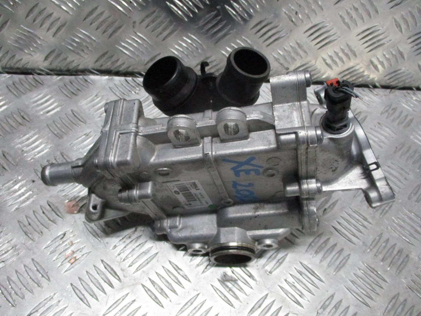 РАДИАТОР ВЫХЛОПНЫХ ГАЗОВ JAGUAR XE 2.0 D