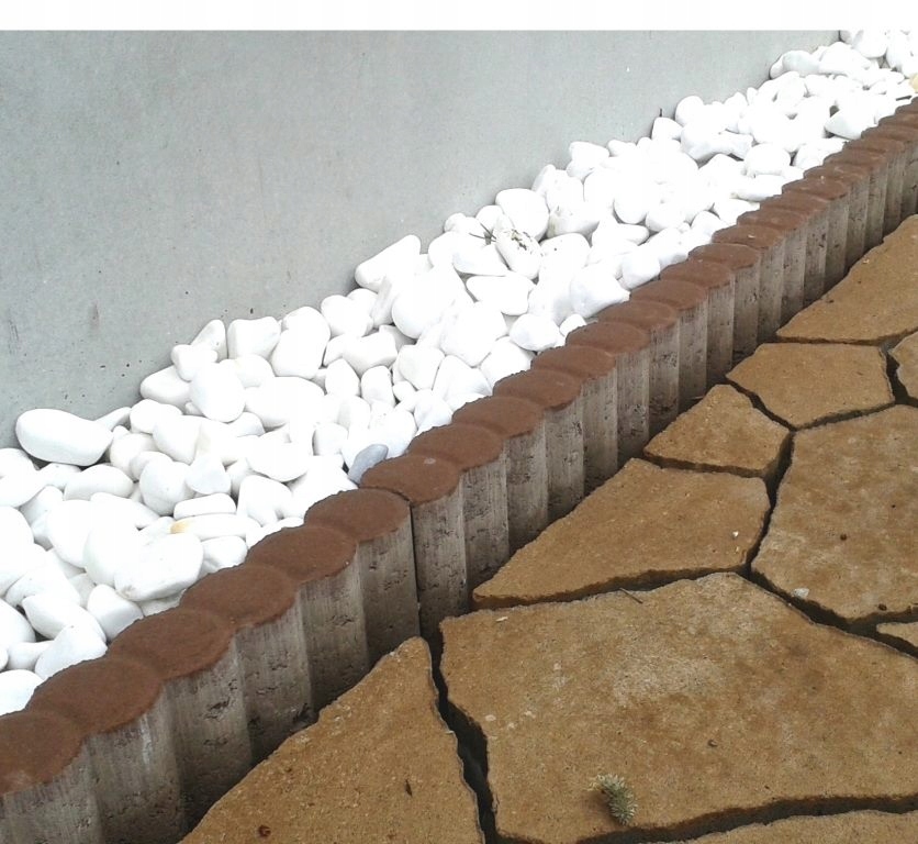 KRAWĘŻNIK OBRZEŻE PALISADOWE !! PALETA KRAWĘŻNIK Długość 48 cm