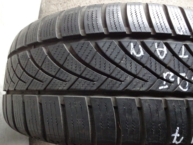 OPONA ZIMA 225/50/17 98V HANKOOK OPTIMA 4S Rok produkcji 2014