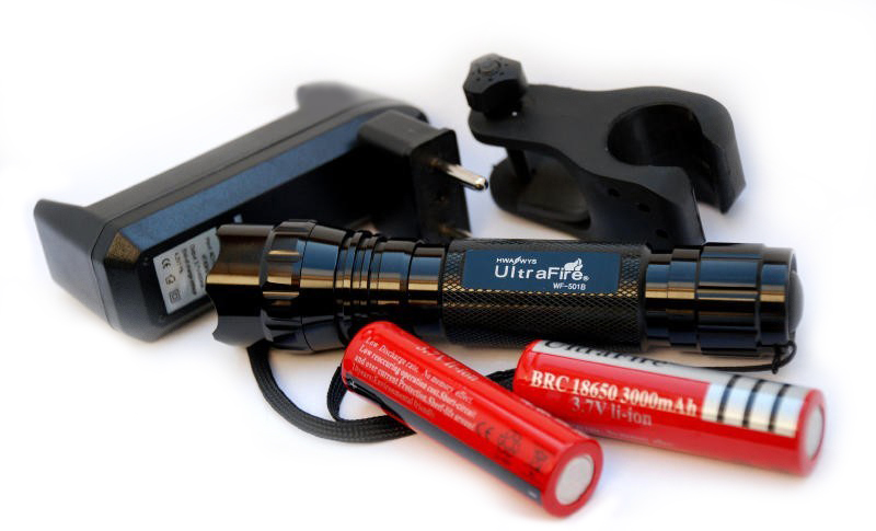 

Latarka Ultrafire XM-L2 U2 led + 2 aku + akcesoria