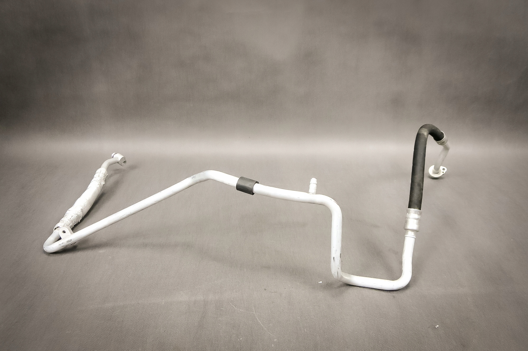 Шланг кондиціонера VW Sharan 7n 7N0820743C