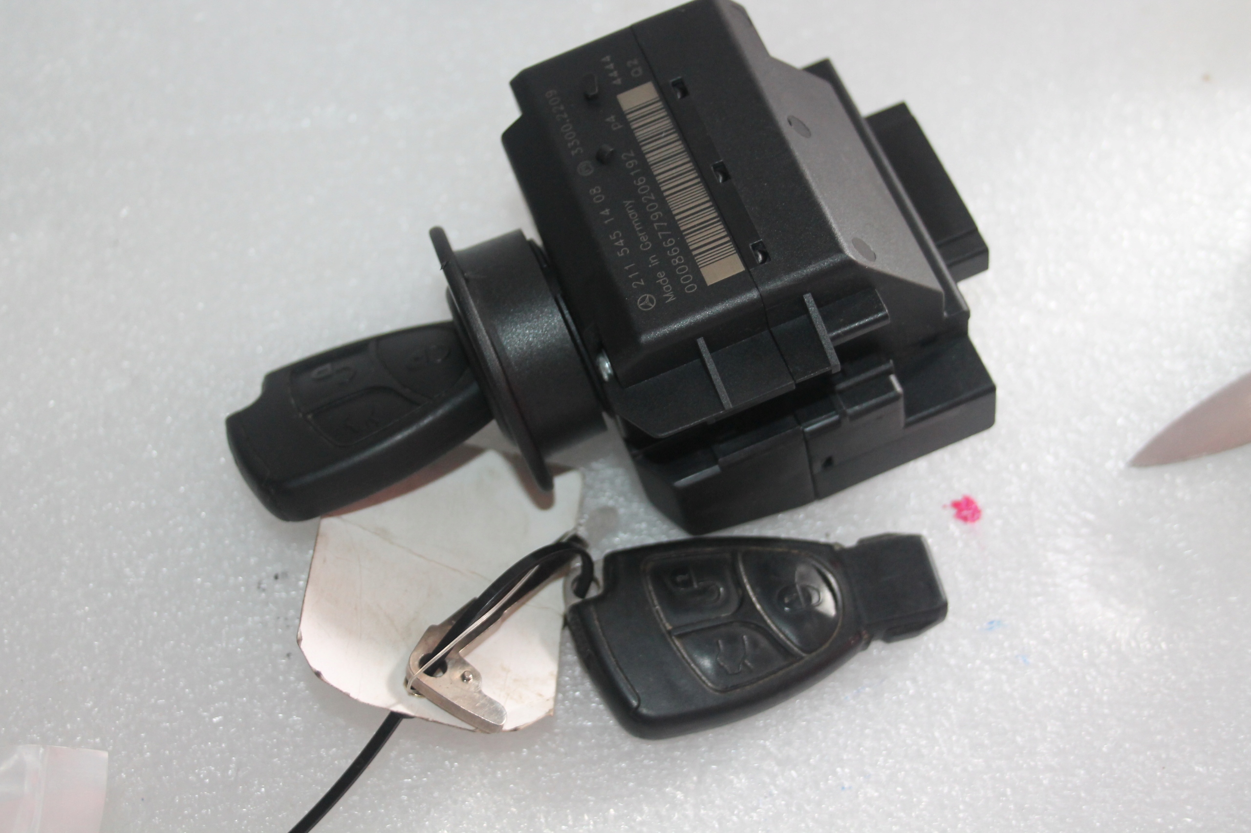 A2115451408 - Замок зажигания MERCEDES 2 ключ W211 W219 e