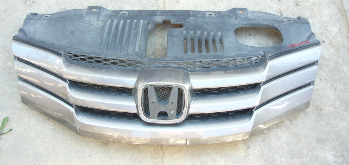 6303/18 РЕШІТКА ПЕРЕДНЯ РЕШІТКА РАДІАТОРА HONDA СІТІ 98-02r 71122-Tm0-T