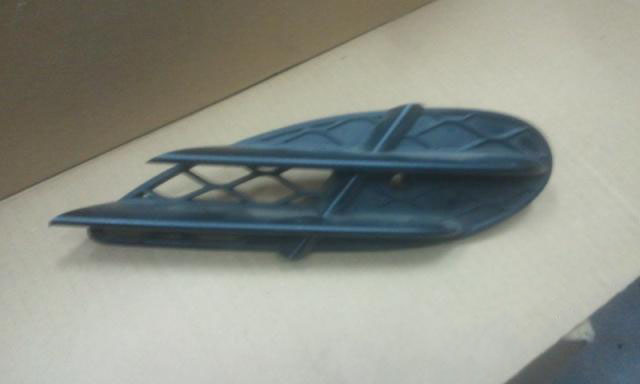 Mercedes S klasa W-220 2001-> ramka halogenu le