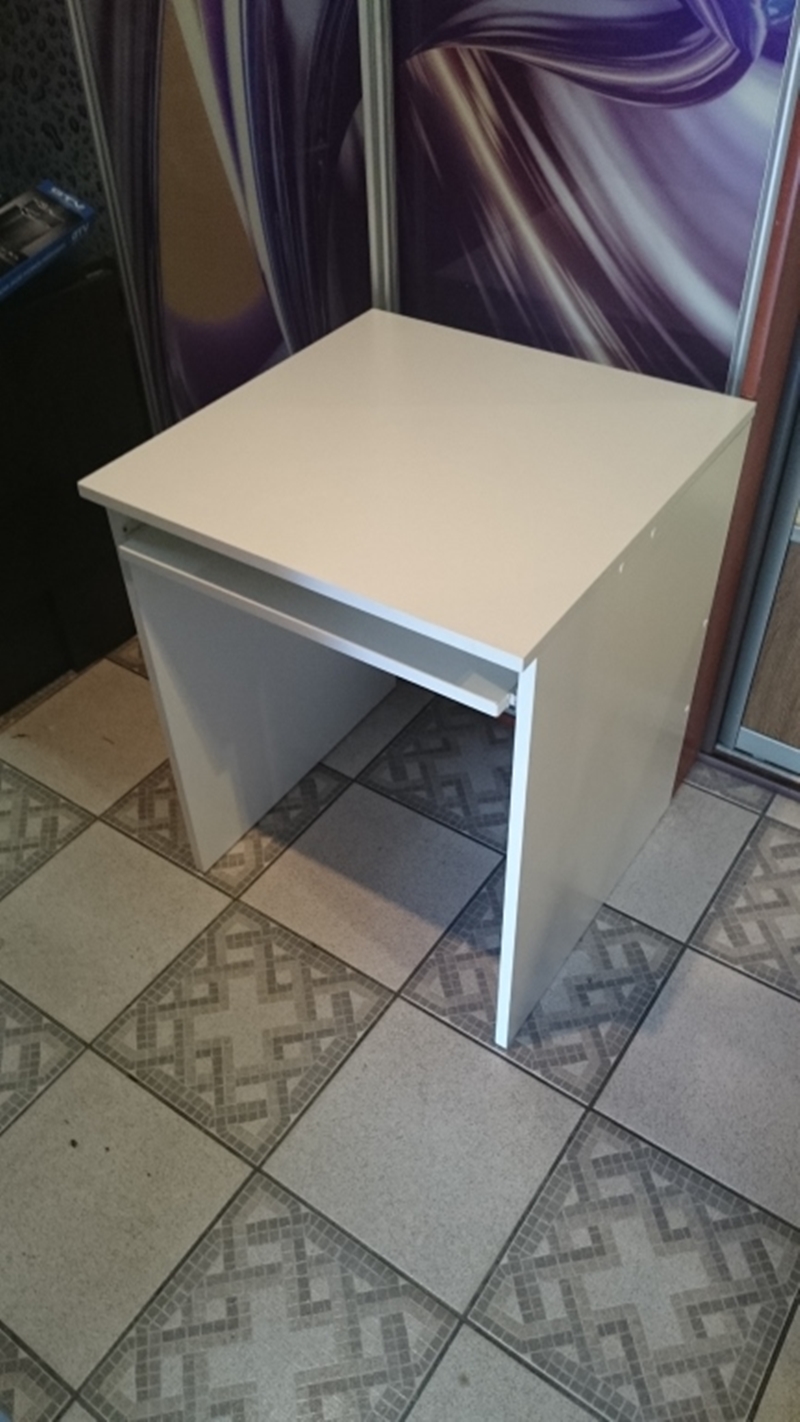 BIURKO proste 60x60 biały + PÓŁKA U 80cm biała Materiał korpusu płyta laminowana