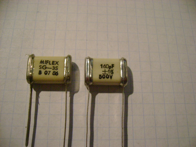 

Kondensator 160pF/500V Mikowy Silver Mica SZTUK=2