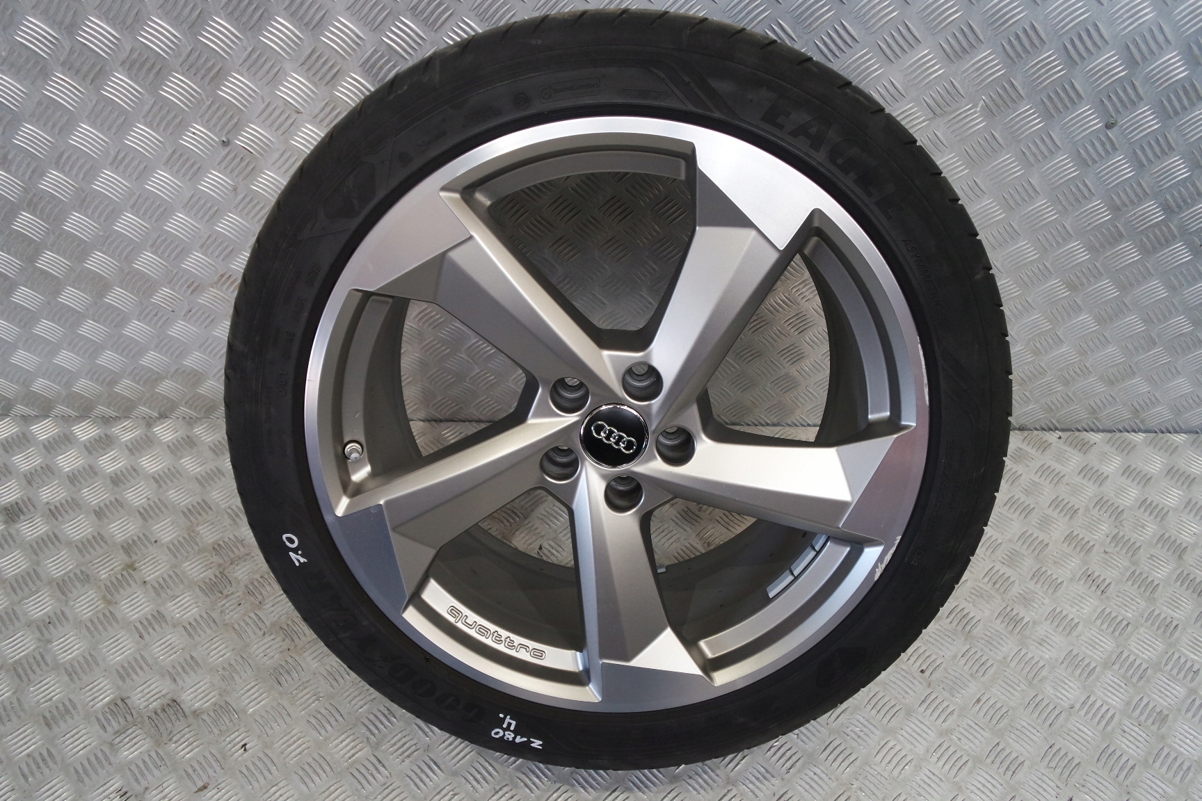 AUDI A8 D5 KOLA ALU 20 265/40R20 4H0601025DB Z180 Średnica felgi 20