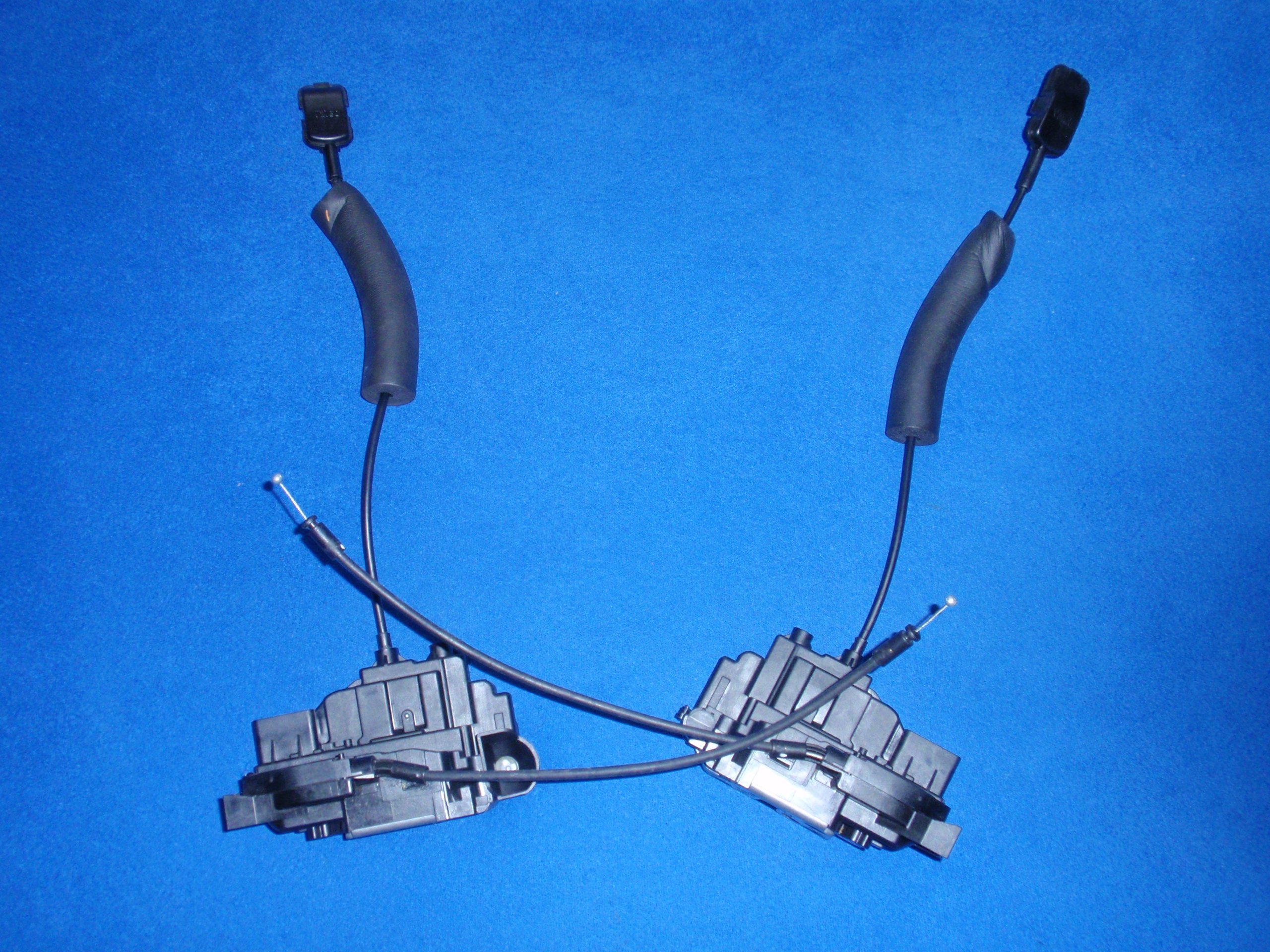 Renault LAGUNA III 3 COUPE замок двери правый передний