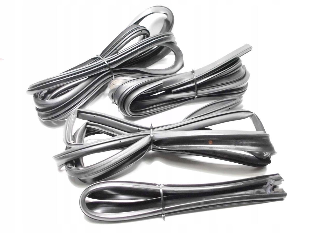 SSANGYONG REXTON USZCZELKA DRZWI LEWY PRZÓD KOMPLE Numer katalogowy części 87790076544rf