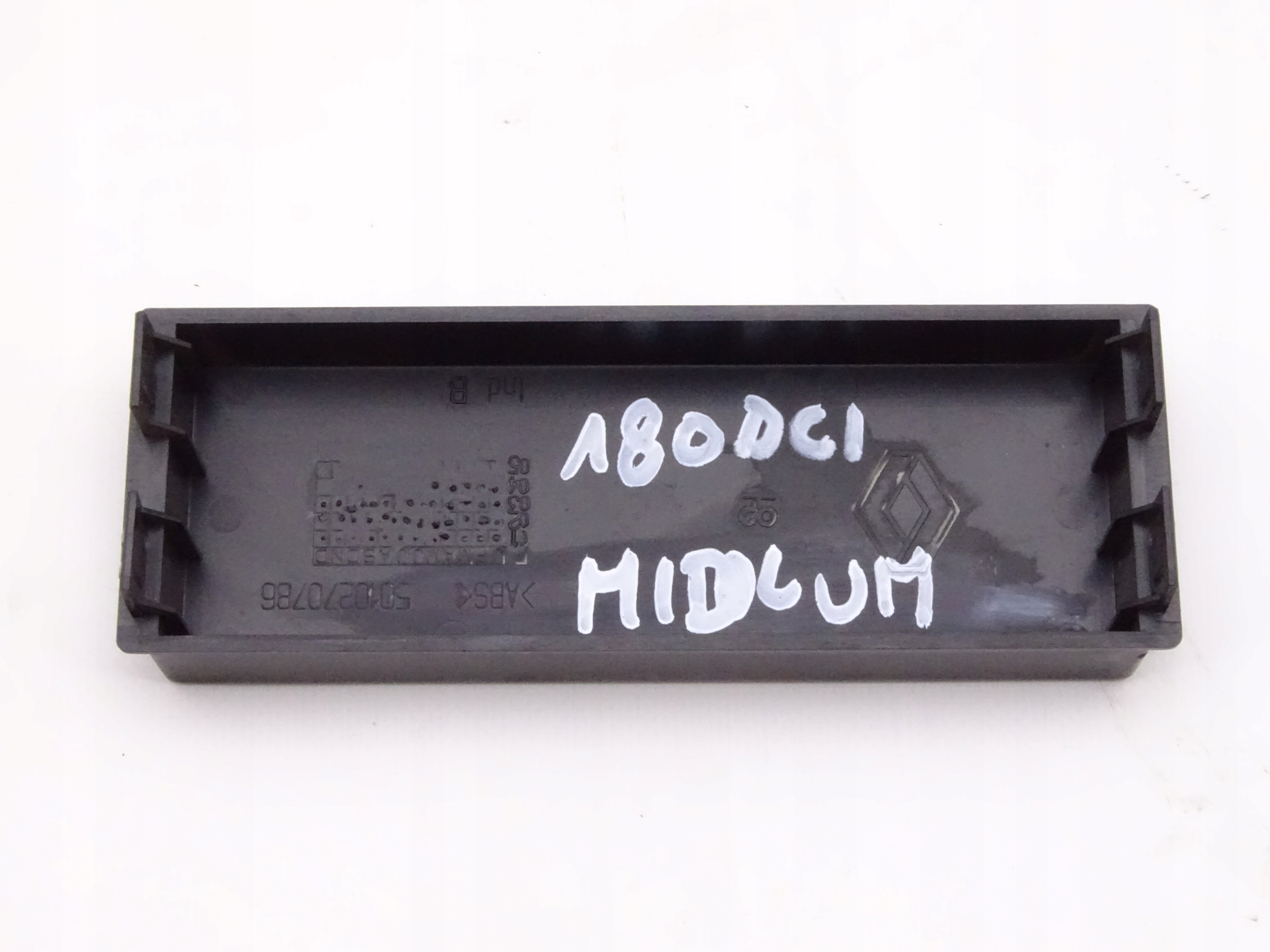 RENAULT MIDLUM 00-06 DCI @ ZAŚLEPKA RAMKI RADIA Numer katalogowy części 5010270786