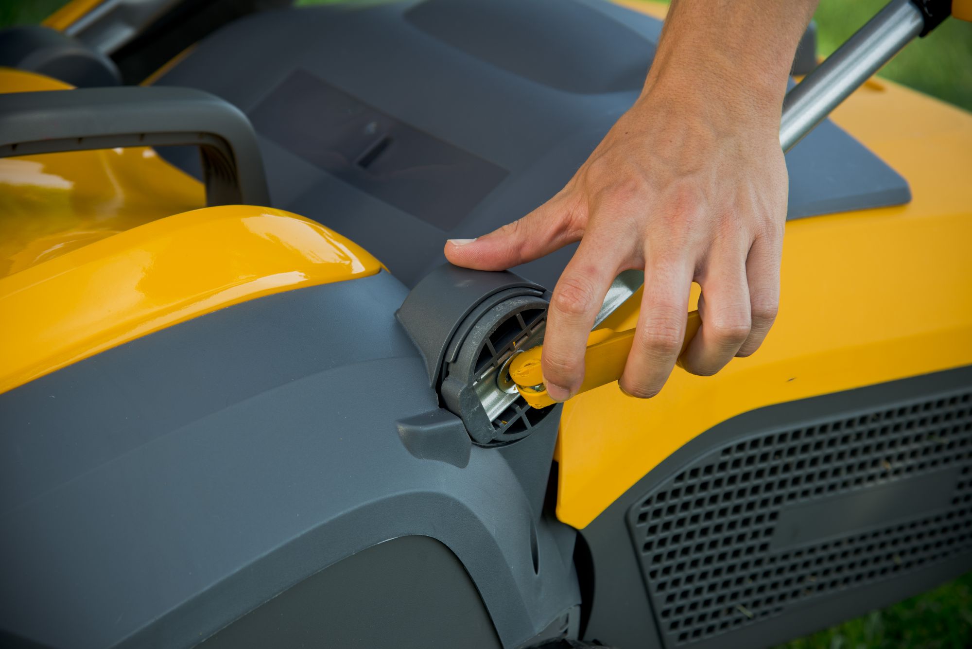 WERTYKULATOR AERATOR ELEKTRYCZNY STIGA SV 415 E Waga narzędzia 14.5 kg