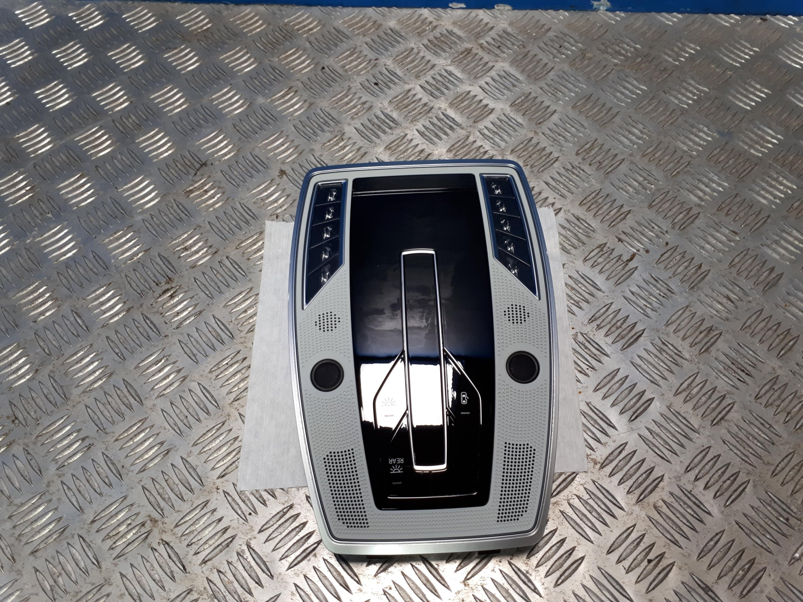 Лампа потолка AUDI A8 D5 4N0947135 1PH