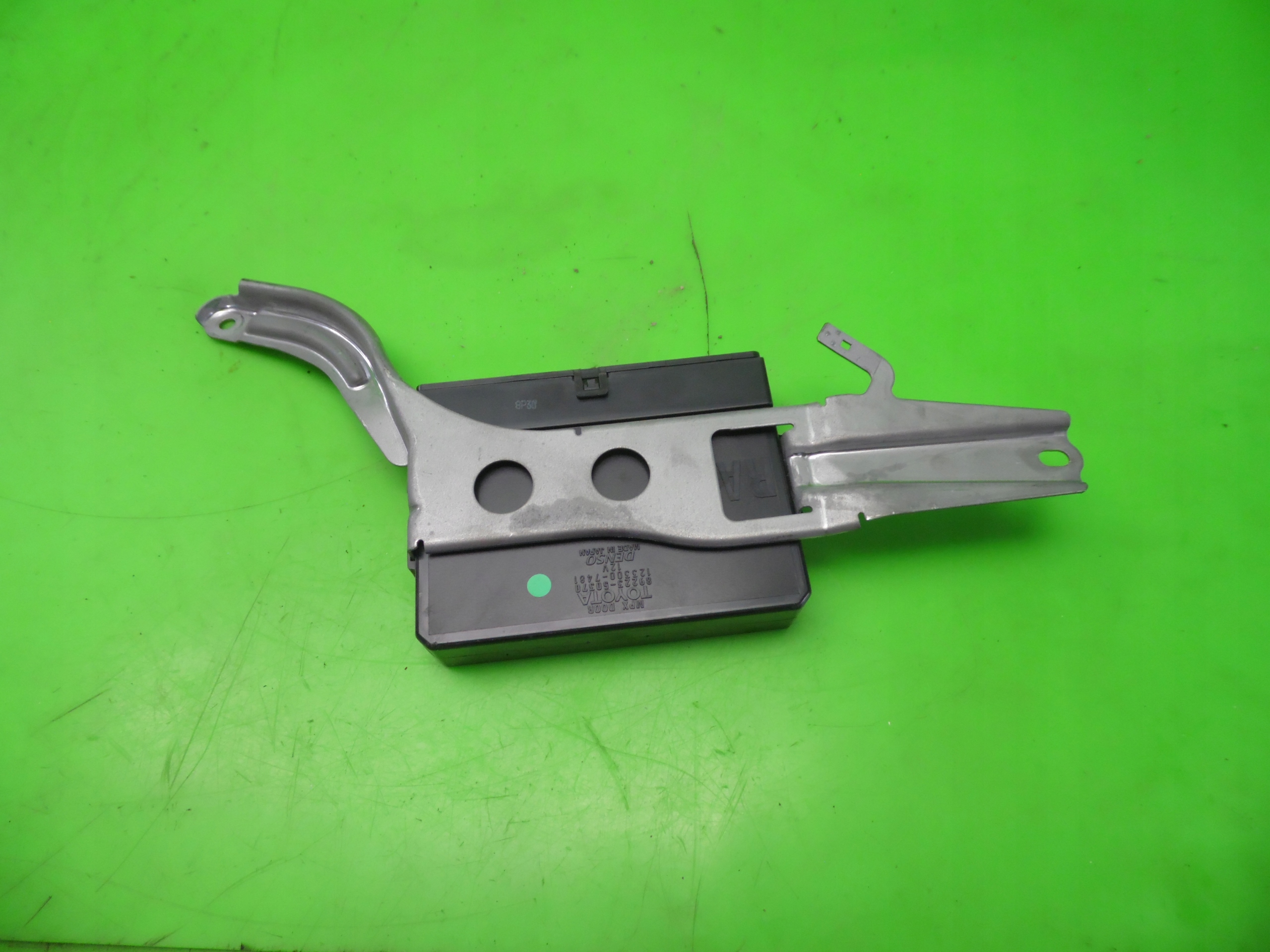 MODUL DRZWI PRZOD PRAWY 89223 50370 LEXUS LS460L Part number 89223 50370