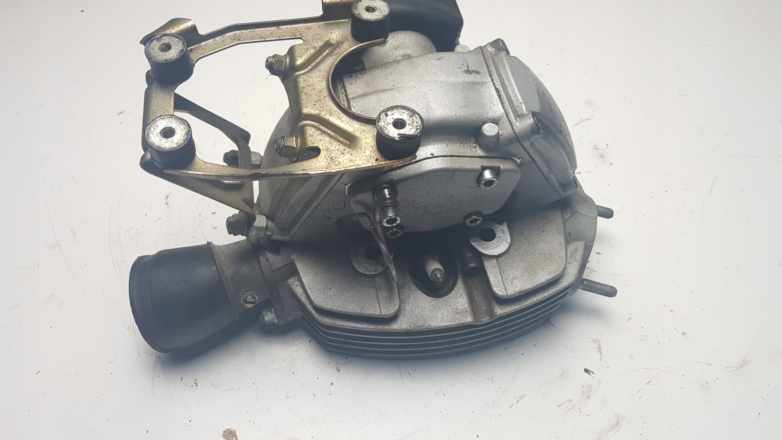 GLOWICA KOMPLETNA DUCATI MONSTER 400 600 TYL