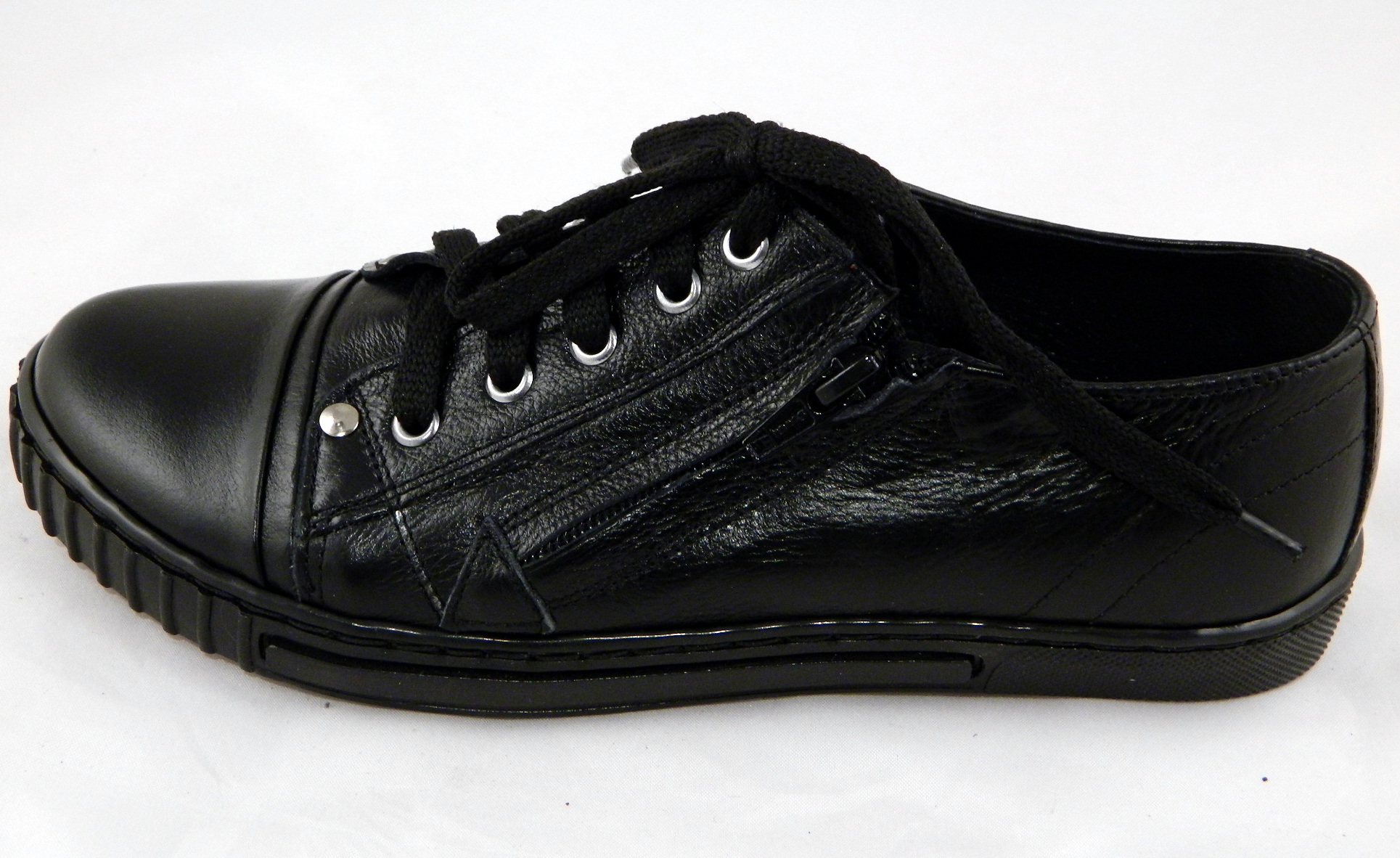 TRAMPKI Z ZAMKIEM PRODUKT POLSKI SKÓRA NAT roz. 45 Rozmiar 45