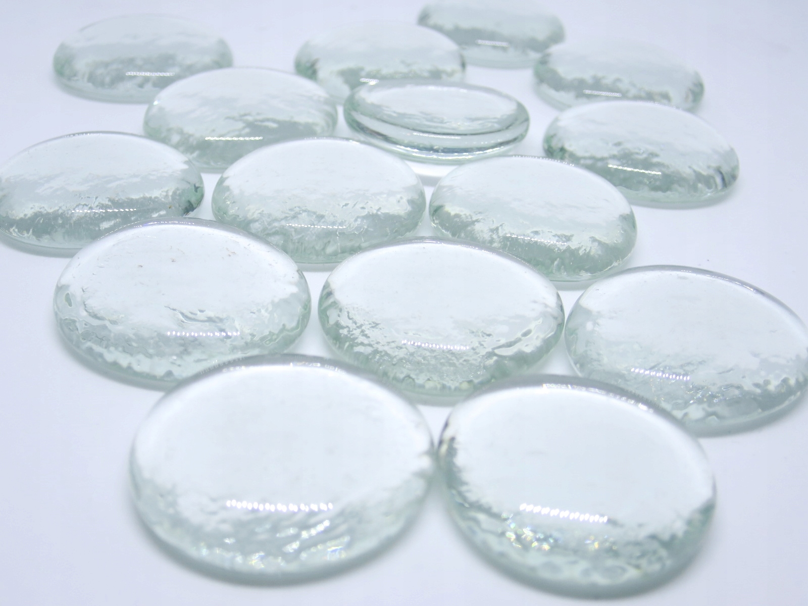 Stone fi. Стеклянные камни бесцветные. Таблетки в стекле. Таблетки прозрачные шарики. Прозрачные камни для рукоделия.