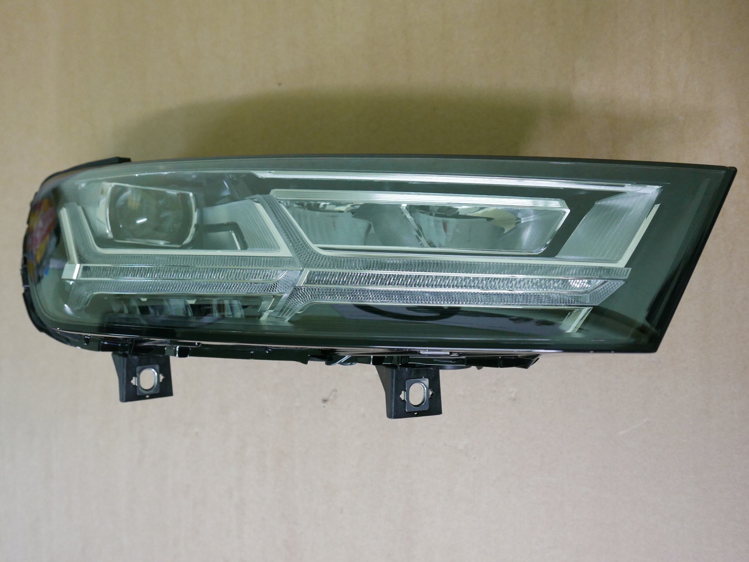 AUDI Q7 4M LAMPA FULL LED 4M0941034 Rodzaj świateł mijania LED