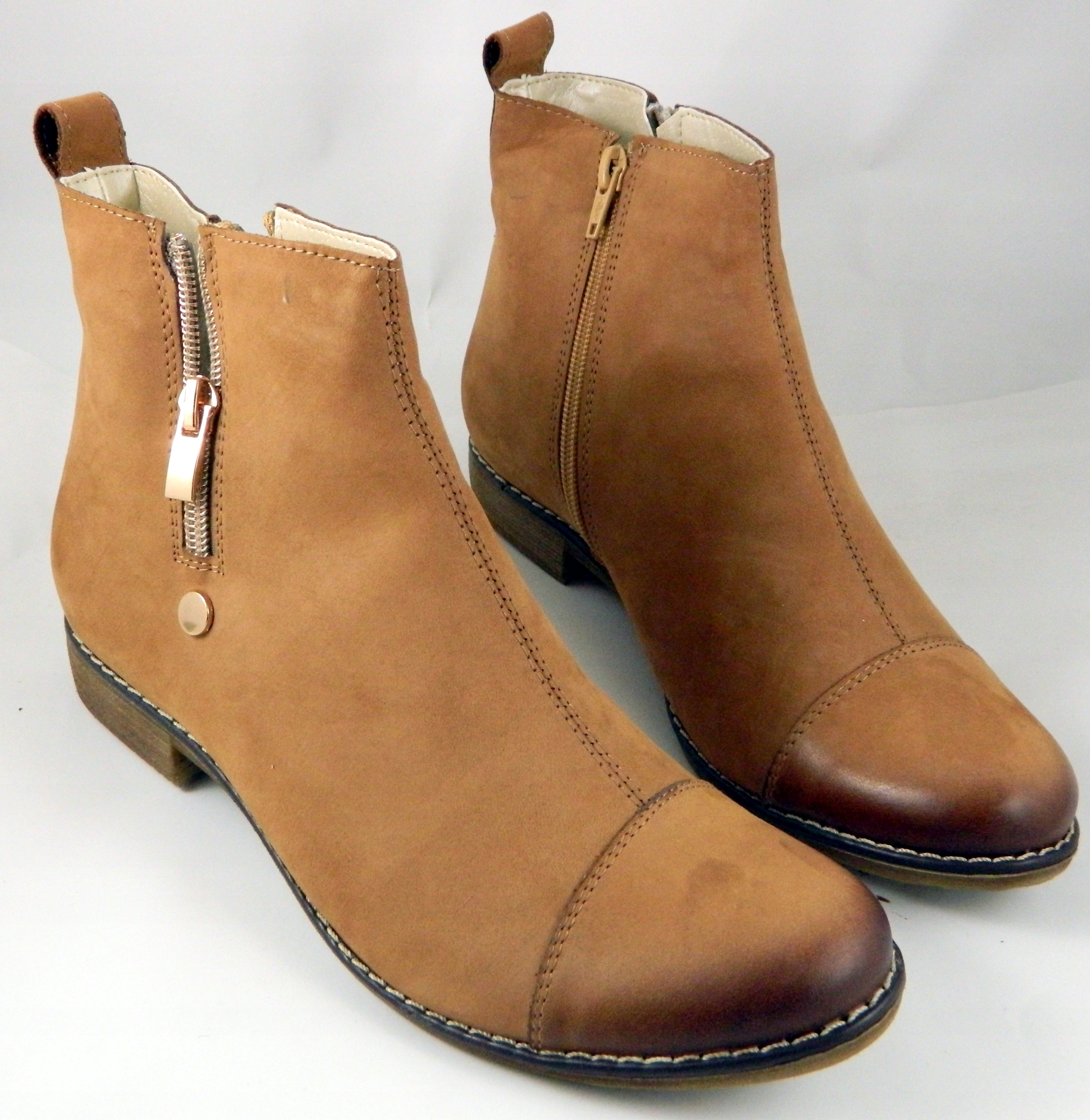 STYLOWE, WYGODNE BOTKI DWA ZAMKI SKÓRA NAT UNI-81 Materiał wkładki inny