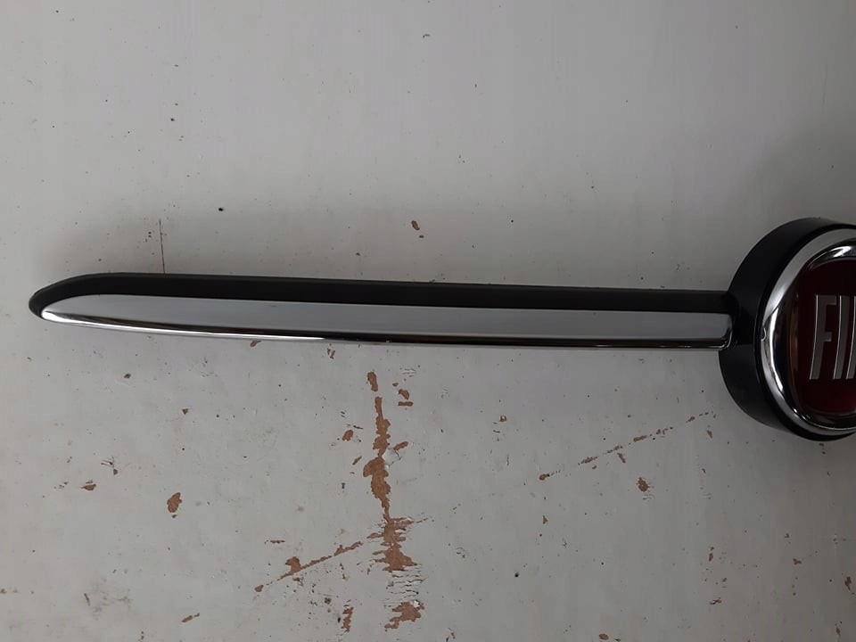 FIAT 500 рестайлинг решетка радиатора передний перед