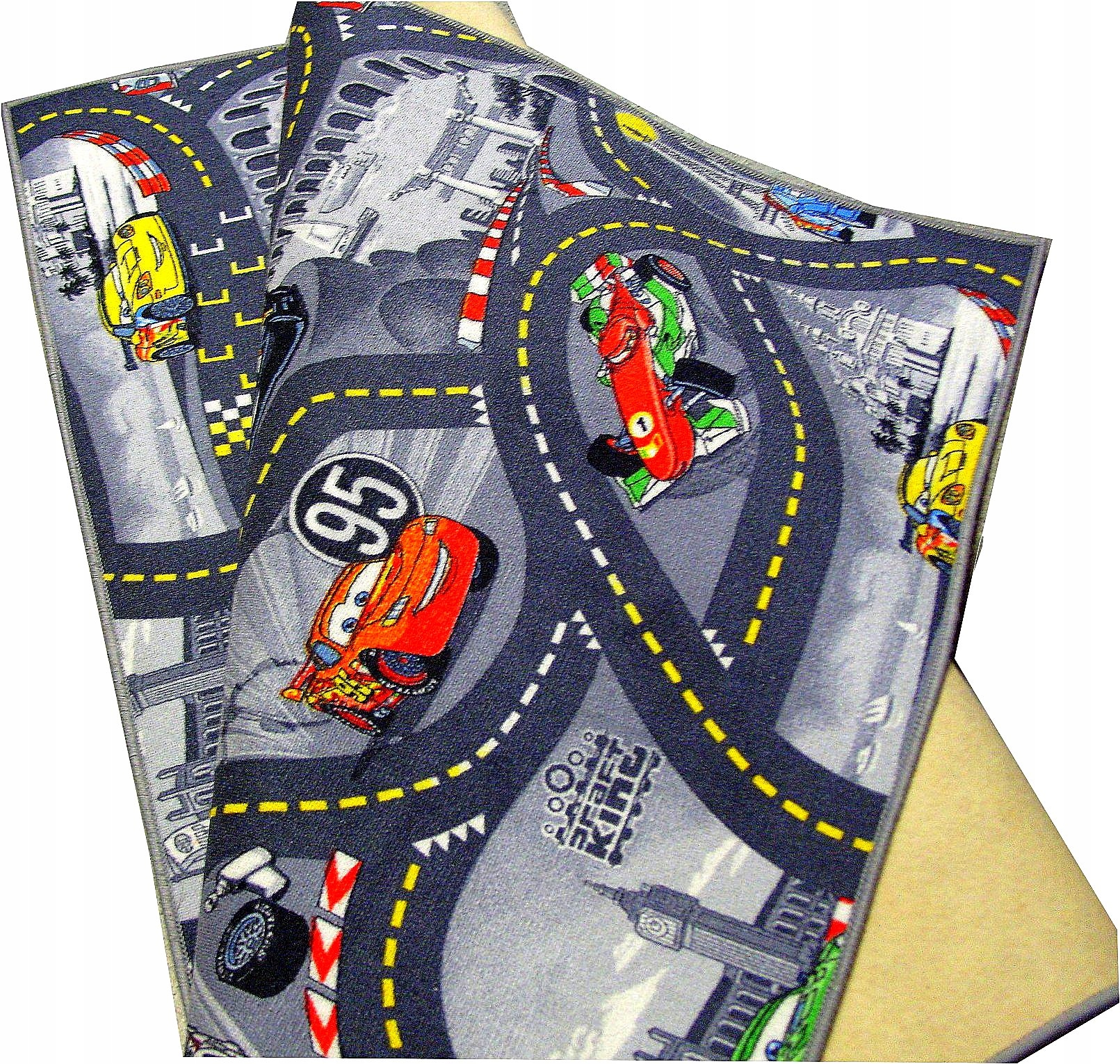 CARPET DISNEY CARS STREETS CITY 200x200 Kód výrobcu CARS Šedý koberec do detskej izby