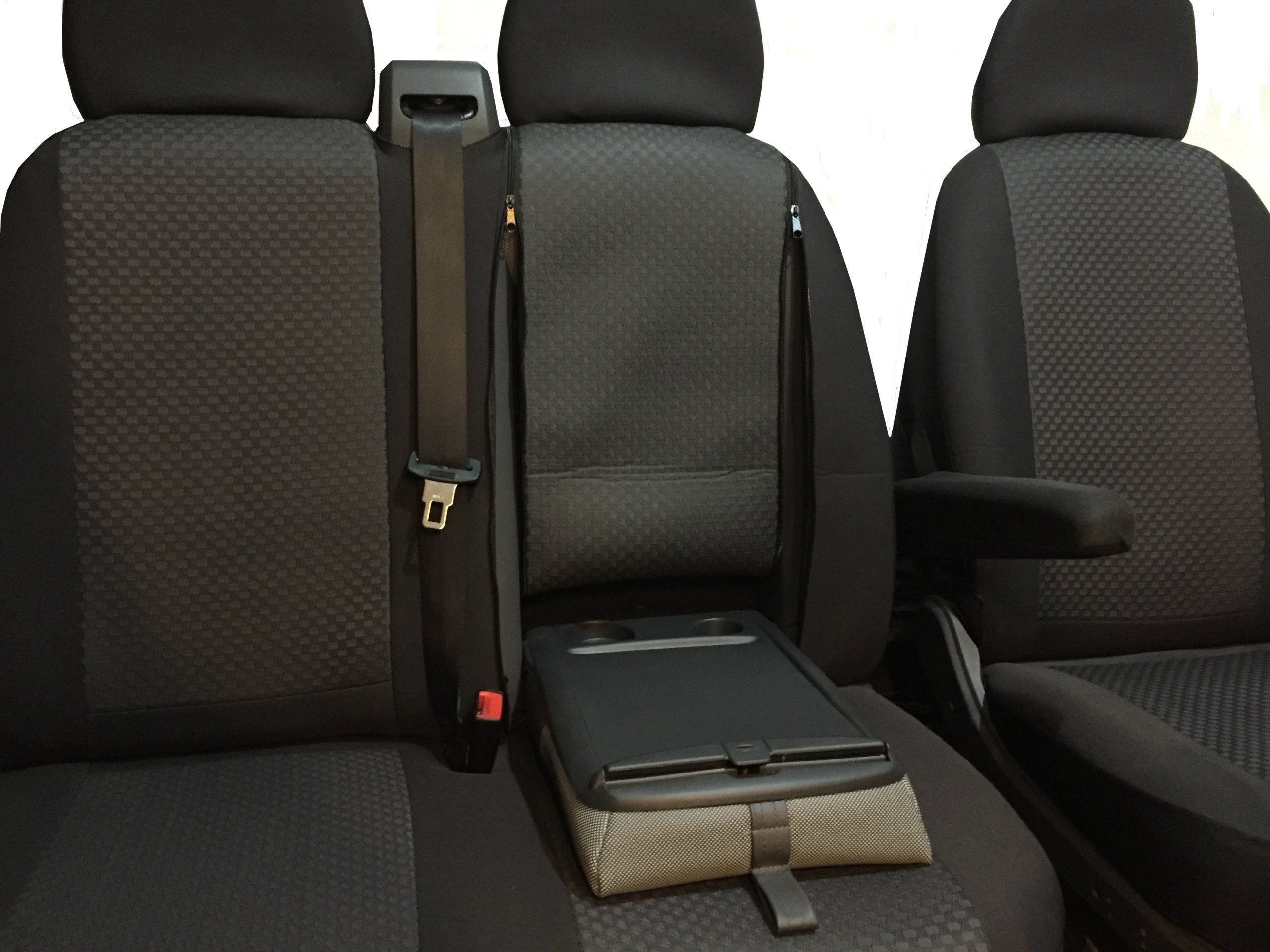 Mercedes Sprinter VW Crafter Pokrowce na siedzenia Rodzaj Dedykowane