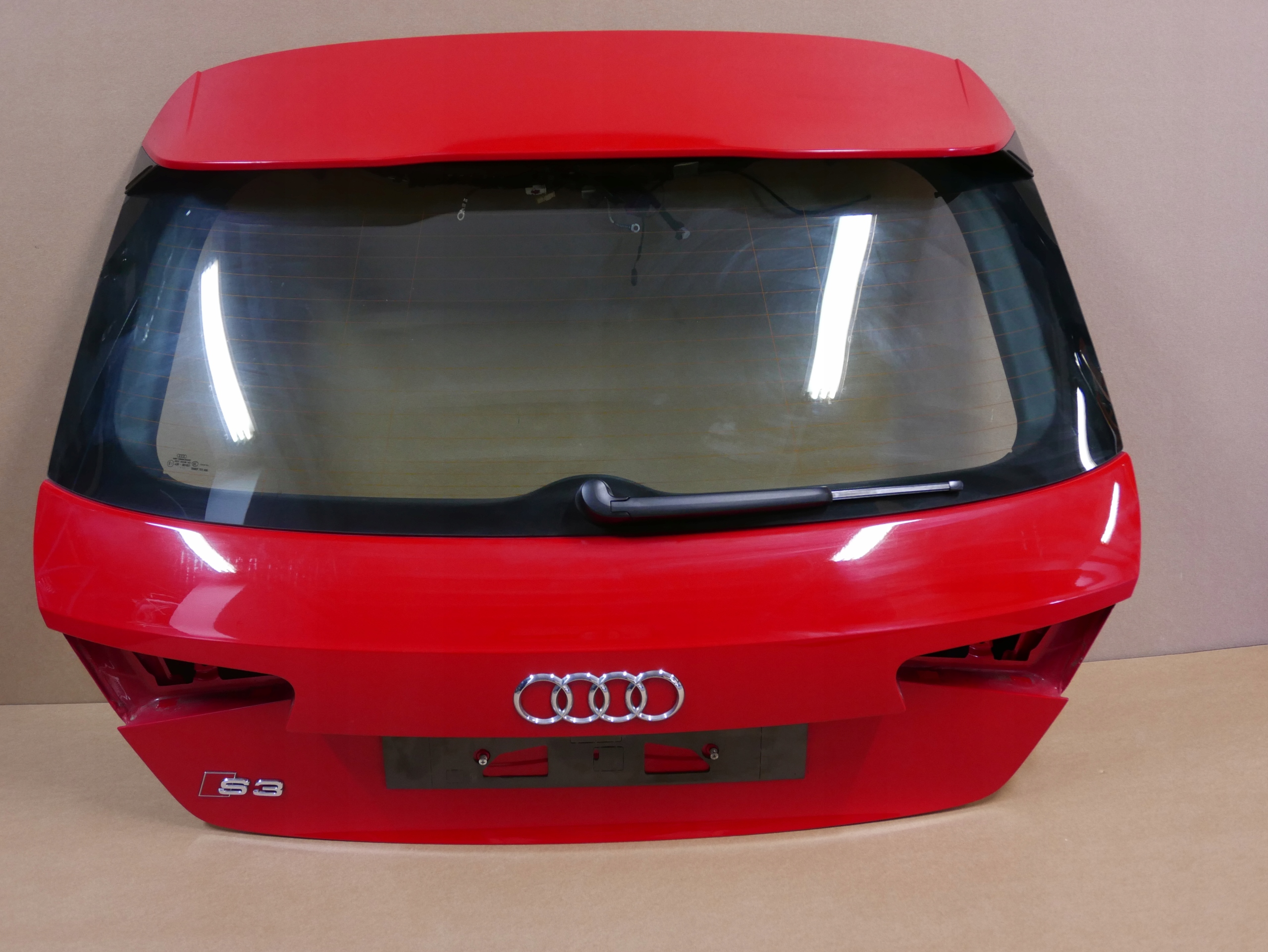 AUDI A3 8V KLAPA BAGAŻNIKA TYŁ LZ3M