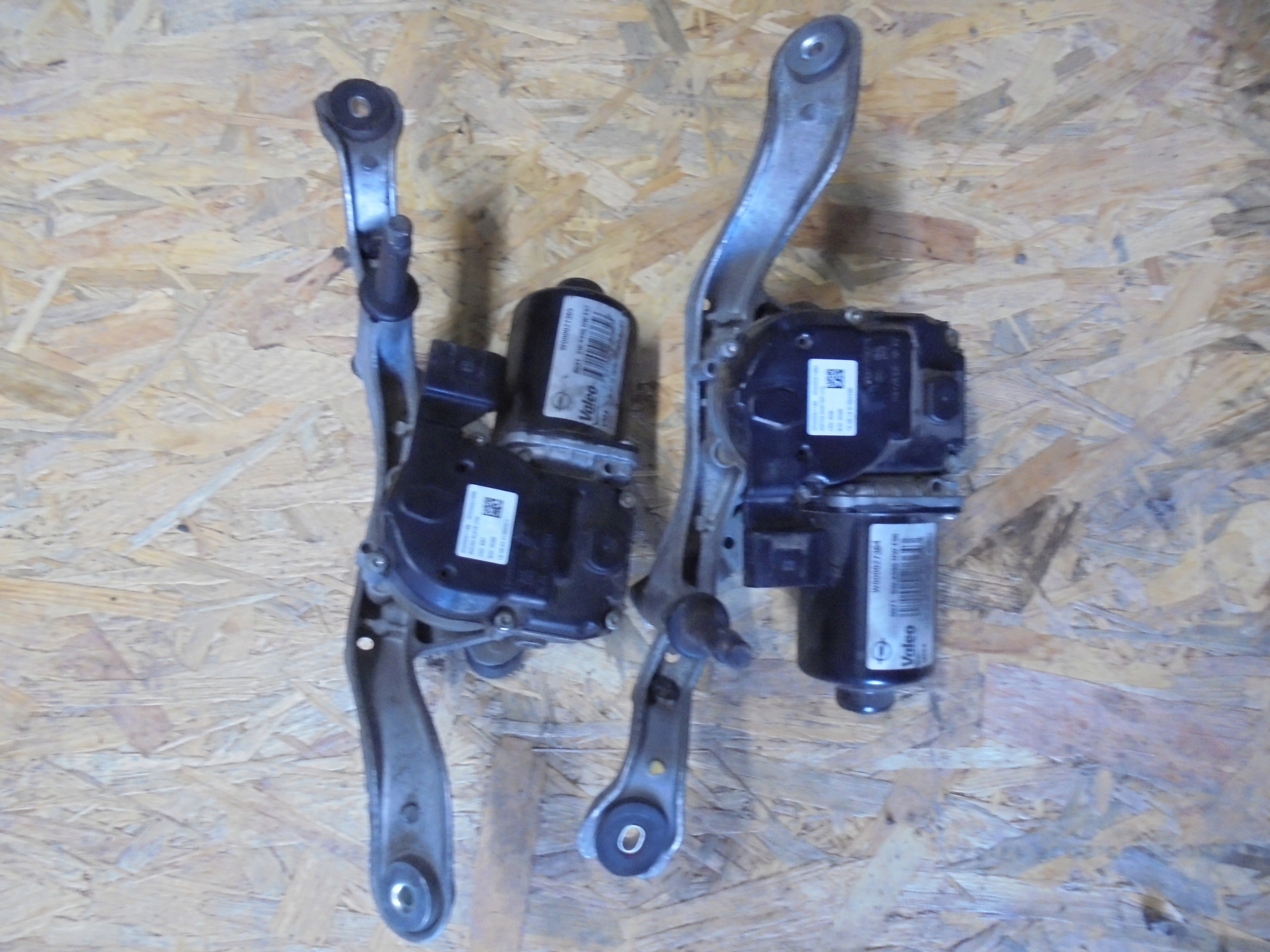 SILNICZEK MECHANIZM WYCIERACZEK ZAFIRA C PRAWY