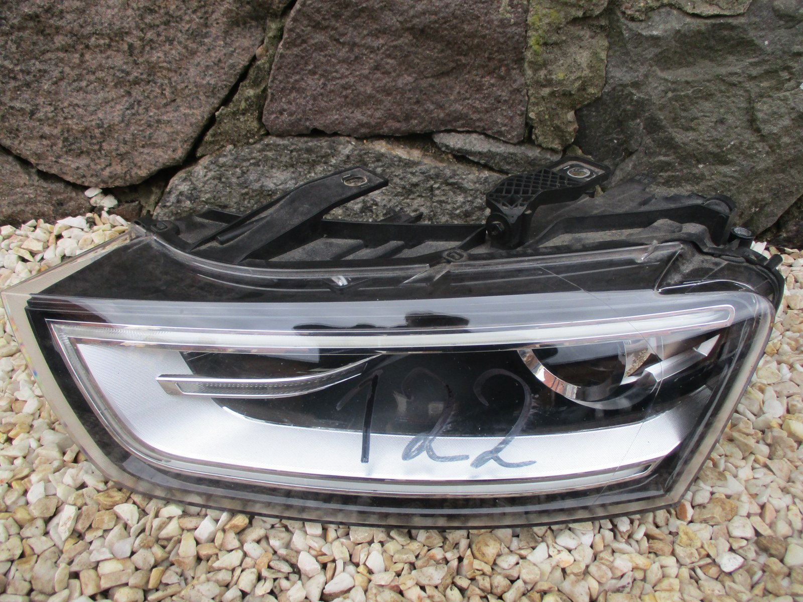 AUDI Q3u0 ФАРА ПЕРЕД ЛІВА КСЕНОН LED