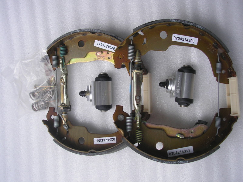 Bosch 0 204 114 638 Комплект скоб гальмівних