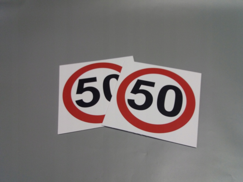 50 км ниже. Наклейка ограничение скорости 30. Знак ограничения скорости 60 наклейка. Ограничение скорости 50. Знак ограничение скорости 50 км.
