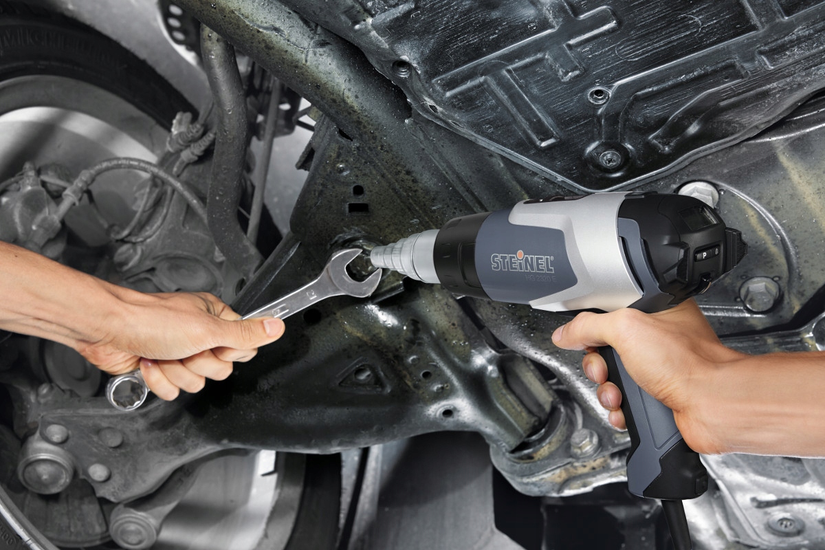 STEINEL OPALARKA 2 STOPNIOWA REGULACJA TEMPERATURY WYŚWIETLACZ LCD 2000W Marka Steinel