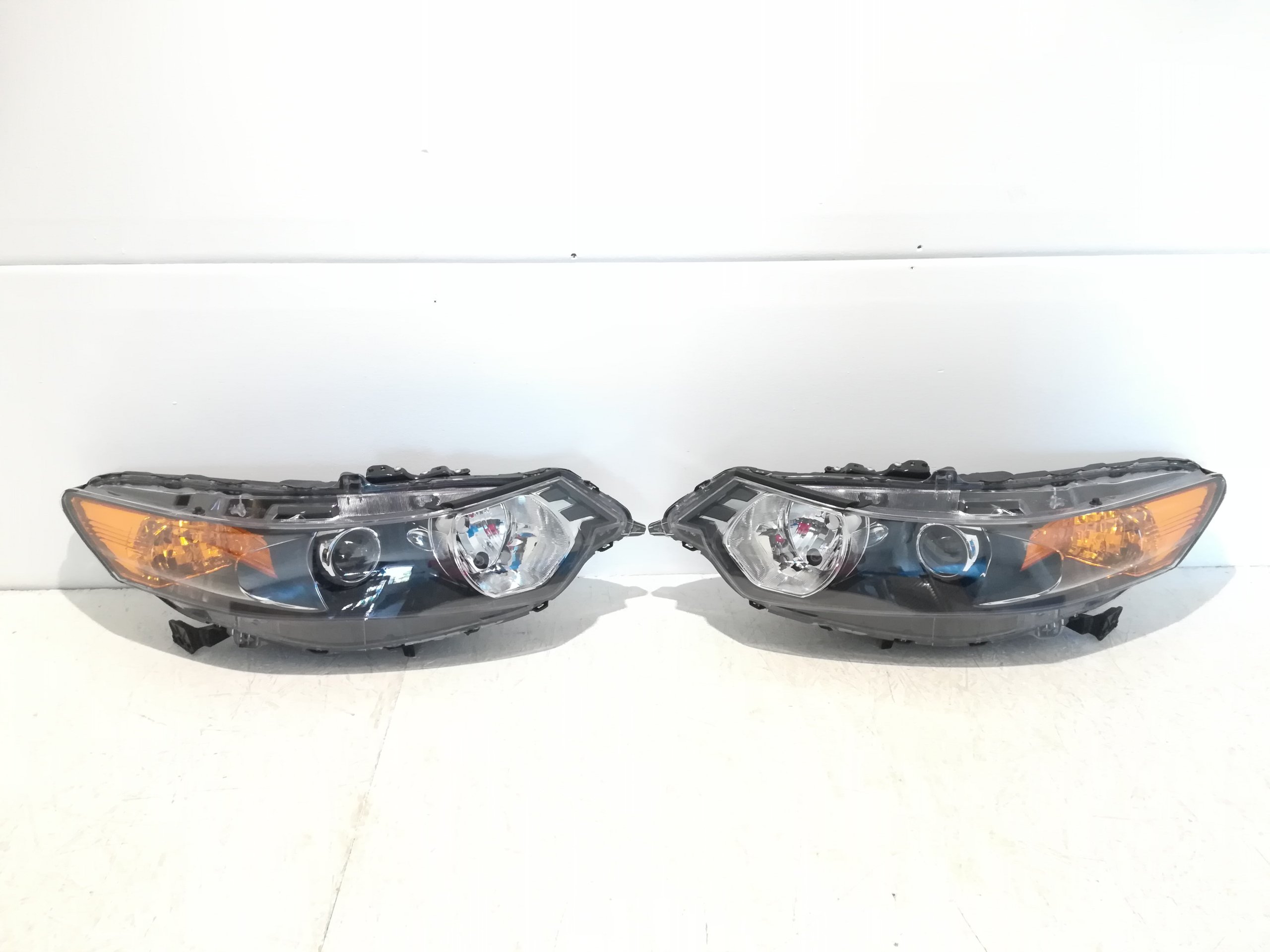 HONDA ACCORD VIII 08 - 11r ФАРА ФАРА ПЕРЕДНЯЯ Номер каталоге запчасти 3836090e 3836100e foto 1